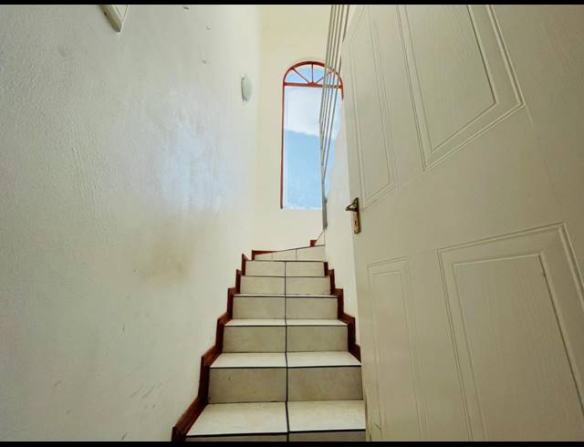 4 BEDROOM FREEHOLD FOR SALE IN FOURWAYS